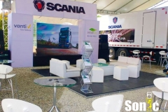 Alquiler Stand Scania, pantalla led, mobiliario y tarima piso