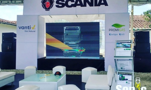 Alquiler Stand Scania, pantalla led, mobiliario y tarima piso